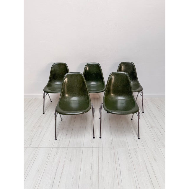 Herman Miller Vintage Olive Green Dark Fiberglass Side Chair by Charles & Ray Eames for Herman Miller, 1970s For Sale - Image 4 of 10