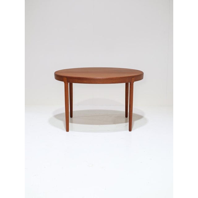Danish Extendable Round Dining Table in Teak, 1960s For Sale - Image 4 of 18