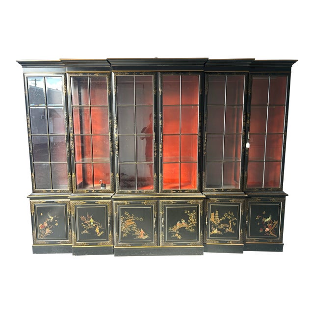Late 20th Century Black Lacquered Chinoiserie Breakfront China Display Cabinet For Sale