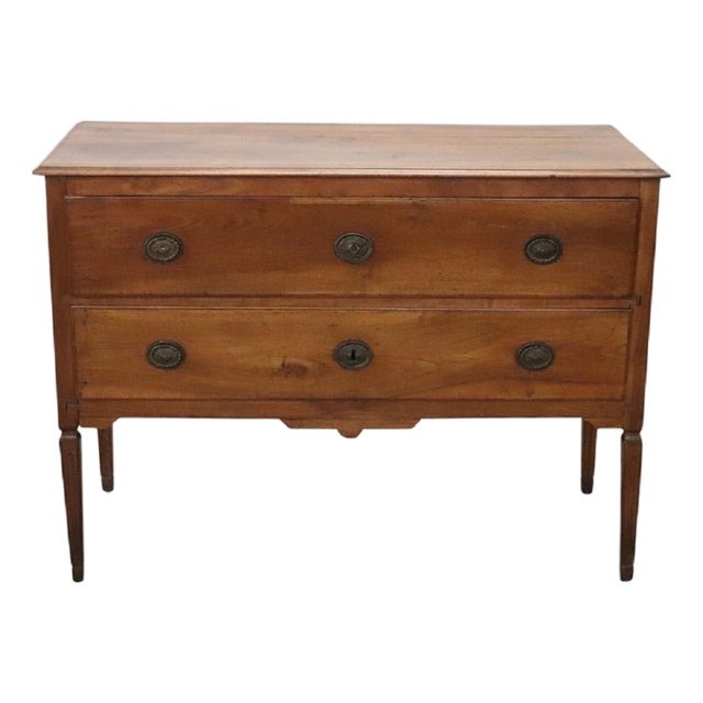 Antique 18th Century Walnut Chest of Drawers For Sale