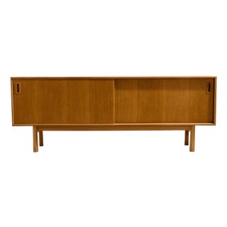 Oak Model 21 Sideboard by Gunni Omann for Omann Jun Møbelfabrik, 1960s For Sale