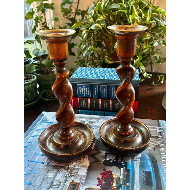 Early 20th Century English Jacobean Revival Oak Barley Twist Candlesticks - A Pair For Sale - Image 4 of 12