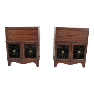 1960s Pair of Johnson Furniture Mahogany Neoclassical Nightstands For Sale