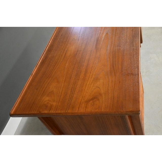 Brown 1960s Refinished Danish Modern Teak Floating Desk by Peter Lovig Nielsen For Sale - Image 8 of 10