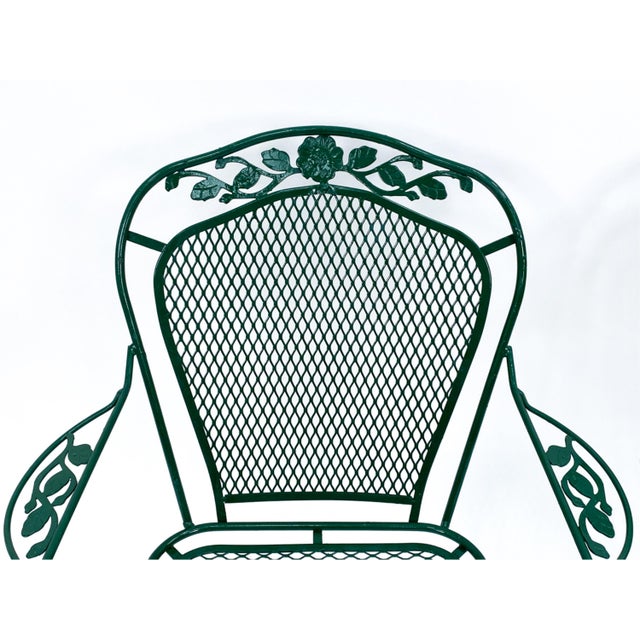 Mid-Century Modern 1970s Hunter Green Metal Mesh Woodard Style Outdoor Patio Bounce Dining Chairs - Set of 4 For Sale - Image 3 of 12