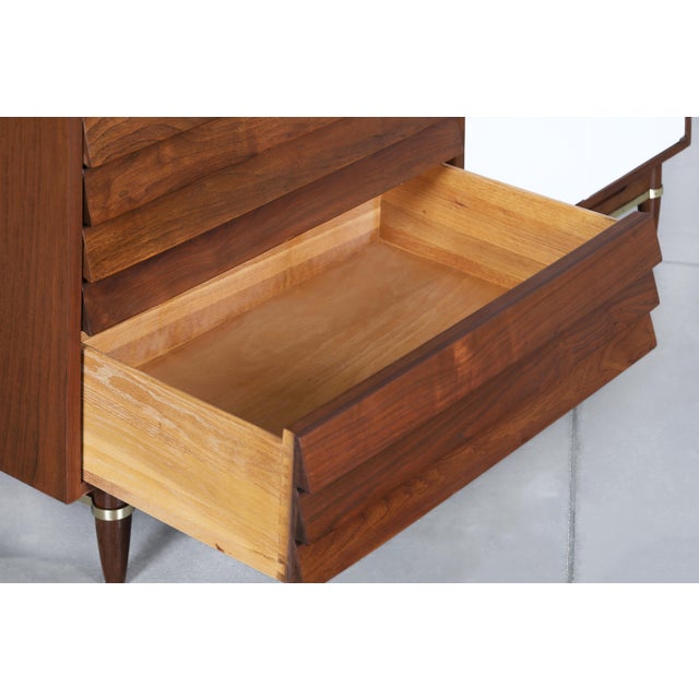 Mid-Century Modern Walnut and Lacquer Credenza by American of Martinsville For Sale - Image 9 of 15