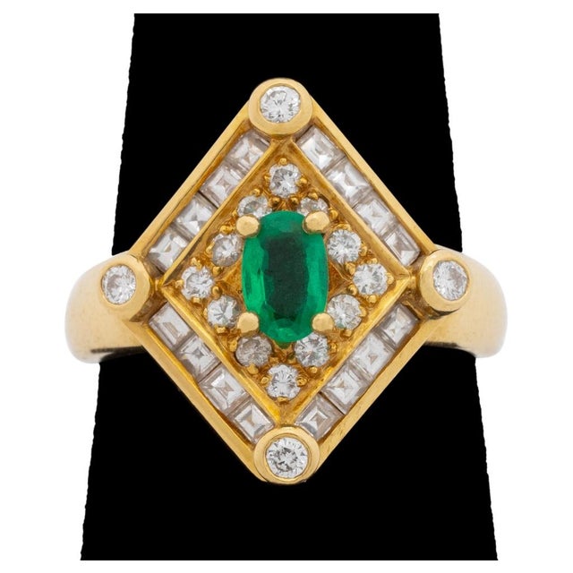 Mid 20th Century 18k Yellow Gold, Emerald & Diamond Ring For Sale - Image 5 of 8