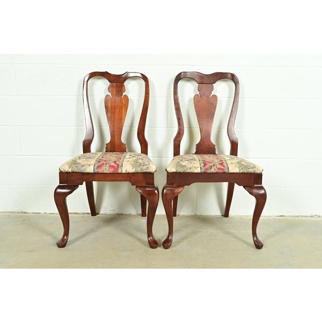 An outstanding pair of Queen Anne or Georgian style side chairs or dining chairs In the manner of Baker Furniture USA,...