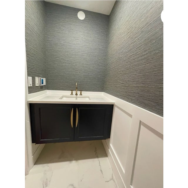 Mid-Century Modern Phillip Jeffries Shoreline Grass Wallpaper Pj9694 6 Yds (18feet) For Sale - Image 3 of 3