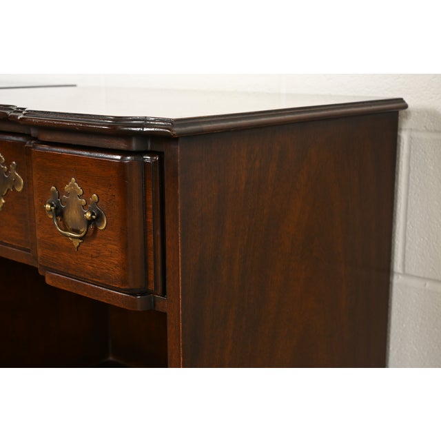 Kindel Furniture Georgian Solid Mahogany Block Front Nightstands, Pair For Sale - Image 11 of 18