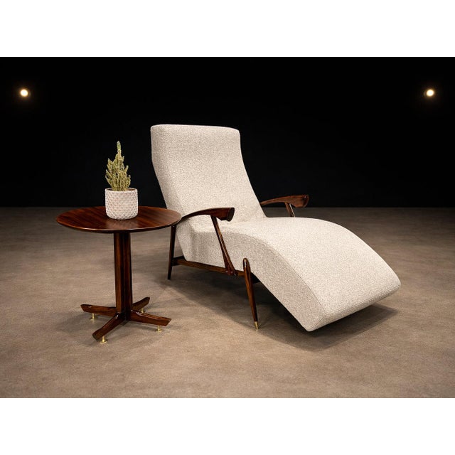 Produced in Brazil in the 1950s, this elegant round side table exemplifies the restrained architectural language that...