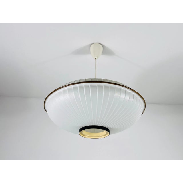 White Mid-Century Modern Saucer Shape Pendant Lamp, Italy, 1960s For Sale - Image 8 of 12
