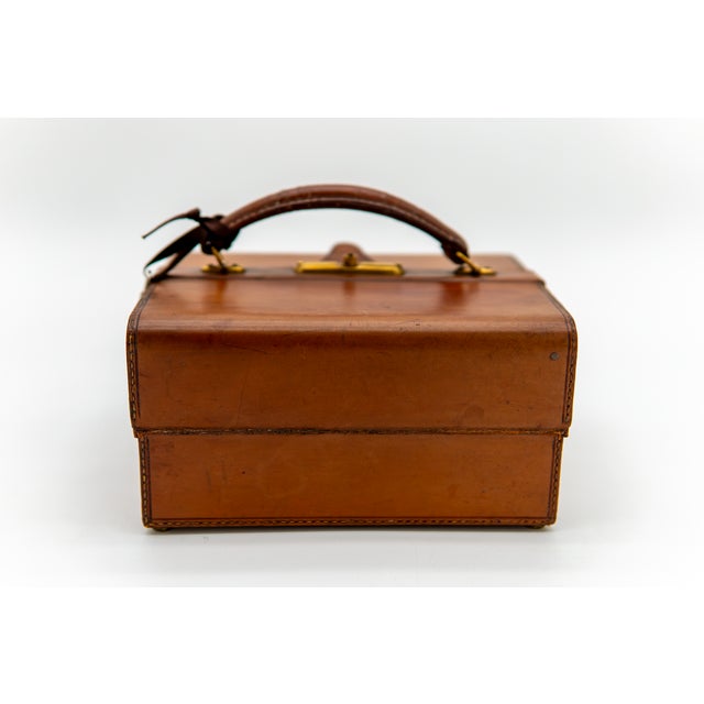 English Jewelry Box in Saddle Brown Leather For Sale - Image 4 of 13