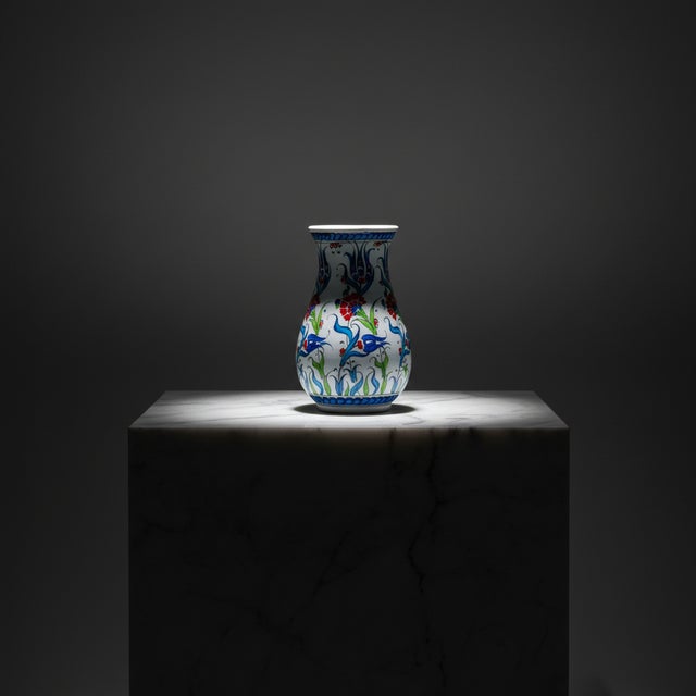 Blue Handmade Ceramic Pear Vase (20cm) – Red Carnations & Intertwining Blue Leaves – Classic White Ground For Sale - Image 8 of 8