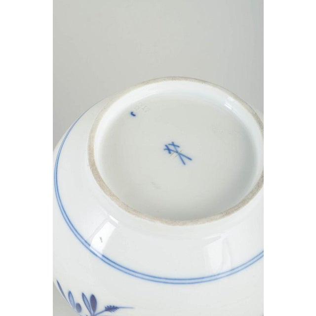Blue Onion Pattern Coffee Pot with Lid in White Porcelain from Meissen For Sale - Image 6 of 7