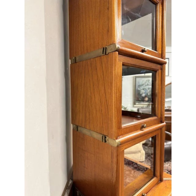 English Display Cabinet from Globe Wernicke For Sale - Image 5 of 18