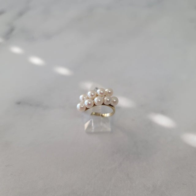 Contemporary Diagonal Double Row Pearl Cluster Ring 14k Yellow Ring, Size 8 For Sale - Image 3 of 5