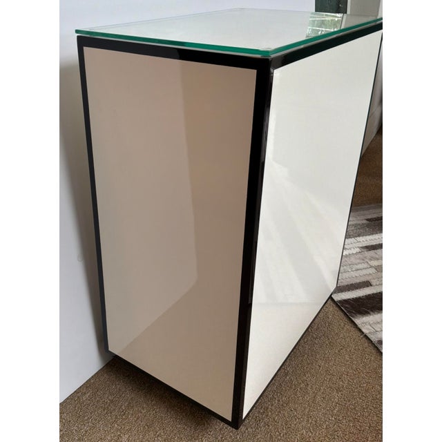 Currey & Company Currey & Company Modern White Lacquer Side Table For Sale - Image 4 of 4