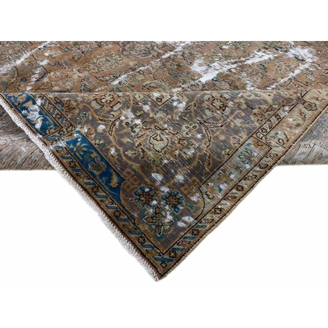 Middle Eastern Rug in Wool For Sale - Image 5 of 9