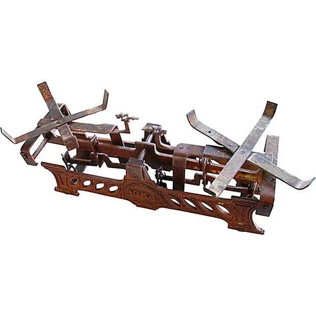 A wonderful large antique iron 10kg European balance scale. This decorative accent would be perfect for a kitchen or...