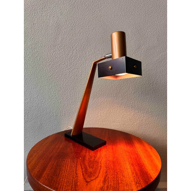 Gold Mid-Century Modern Gold and Black Metal Geisha Table Lamp by Fase, 1967 For Sale - Image 8 of 18