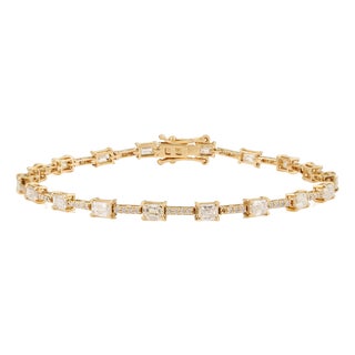 Luxury 3.6ct Emerald Cut Diamond Tennis Bracelet in 14k Yellow Gold For Sale