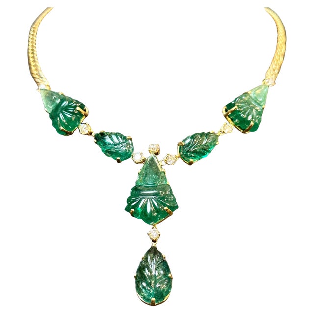 115 Ct Natural Carved Drop Emerald & 4 Ct Diamond Necklace 18 Kt Gold Necklace For Sale - Image 4 of 8