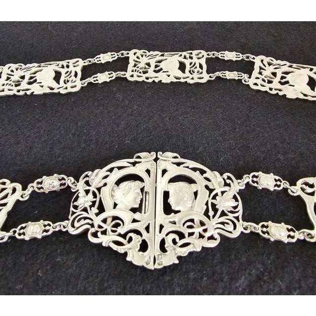 Antique Art Nouveau Sterling Silver Figural Belt from William Comyns, London, 1908 For Sale - Image 3 of 16