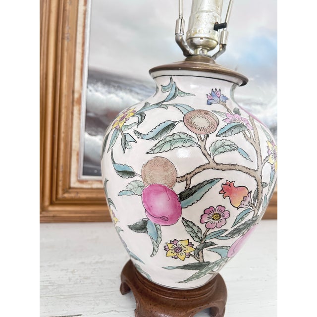Vintage Chinese Famille Rose Peach Motif Ceramic Ginger Jar Table Lamp For Sale - Image 10 of 12