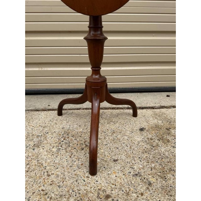 Antique 19th Century American Hepplewhite Style Spider Leg Tilt-Top Table For Sale - Image 9 of 11