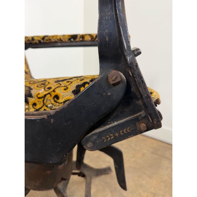 Brown Rare Bigelow St. Louis Mechanical Barber / Medical Chair, Circa 1890–1905 For Sale - Image 8 of 18