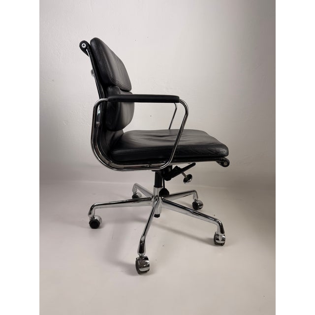 1960s Leather and Chrome Soft Pad Chair by Charles and Ray Eames for Vitra, 1960s For Sale - Image 5 of 10