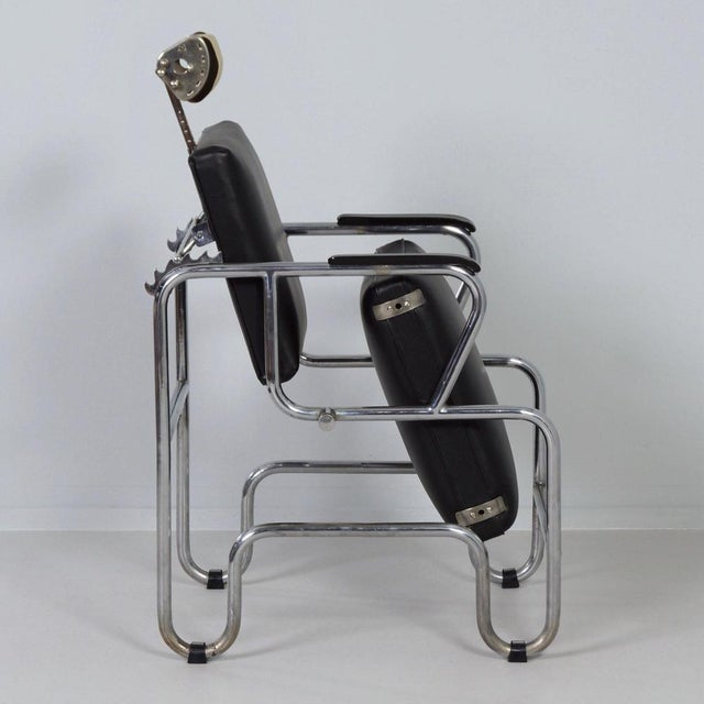 Bauhaus Adjustable Barber Chair by F.L. Vollemans & Zonen from Rotterdam, 1930 For Sale - Image 3 of 12