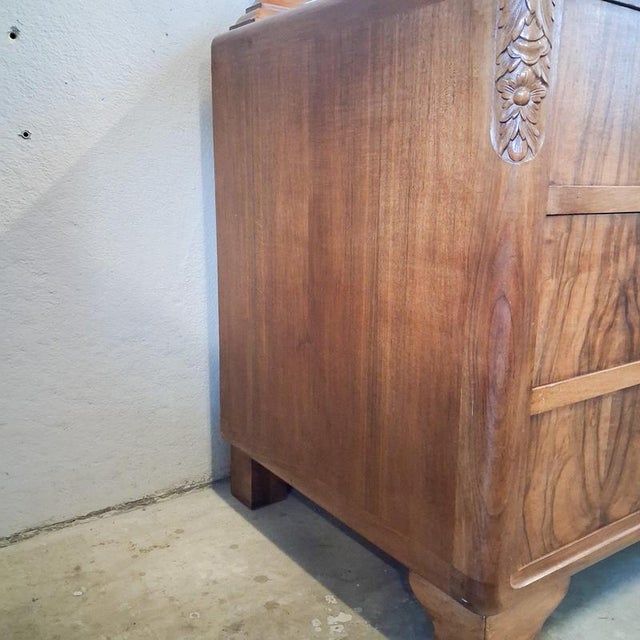 Art Deco Walnut Veneer Chest of Drawers with Folding Mirror For Sale - Image 17 of 18