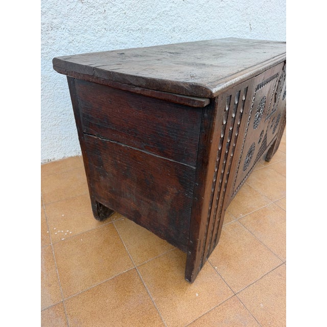 Antique Spanish Carved Wooden Chest with Geometric Motifs, 1850 For Sale - Image 12 of 15