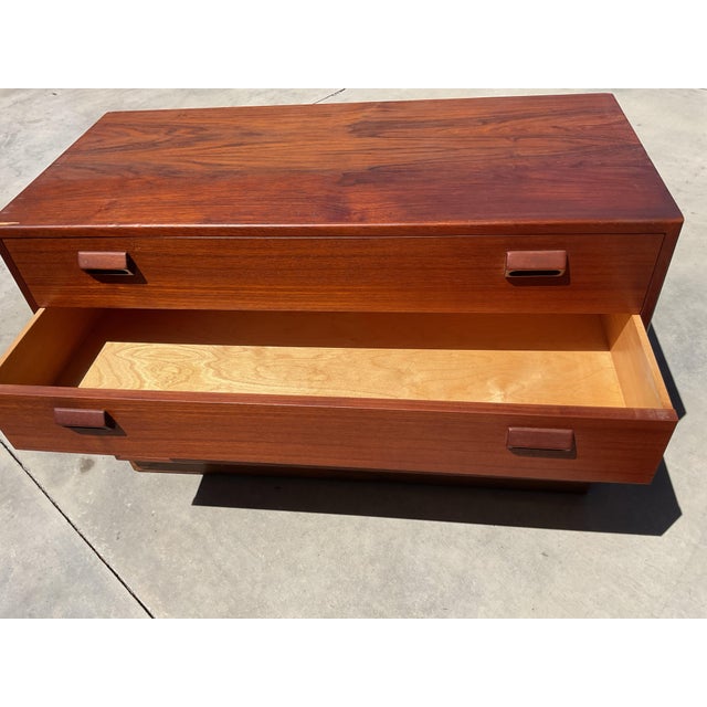 Mid-Century Modern Authentic Danish Teak Chest of Drawers by Søborg Møbelfabrik, Mid-Century Modern, 1960 For Sale - Image 3 of 12