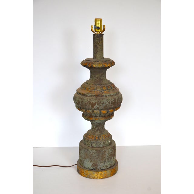 Mediterranean Large Vintage Neoclassical Tuscan Verdigris and Gold Patina Plaster Table Lamp For Sale - Image 3 of 8