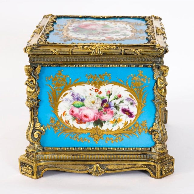 Antique 19th Century French Porcelain and Ormolu Jewellery Casket from Sèvres, 1860s For Sale - Image 15 of 18