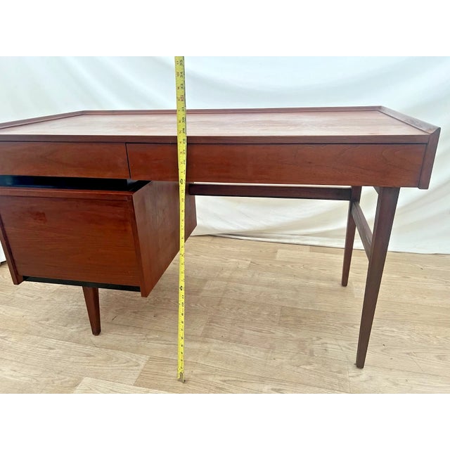 Rare Mid-Century Modern Walnut Desk by Merton Gershun for Dillingham "Esprit" For Sale - Image 11 of 15