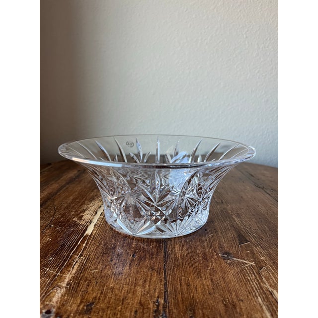 Towle Crystal Presto Bowl Made in Czech Republic 8 5/8" diameter and 3.5" height No chips nor cracks. Some scratches....