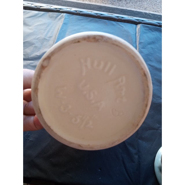 Gorgeous Pair of Hull Usa Amphorous Urn Bud Vases For Sale In Dallas - Image 6 of 6