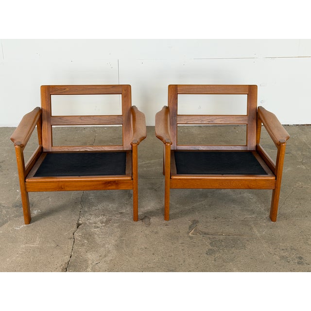 Mid-Century Modern Teak Lounge Chairs in Wool Bouclé, 1960s, Set of 2 For Sale - Image 10 of 12