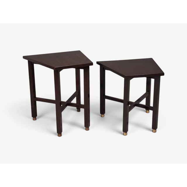 Edward Wormley, Wedge Side Tables, Mahogany, Brass, Usa, 1955 For Sale - Image 4 of 13