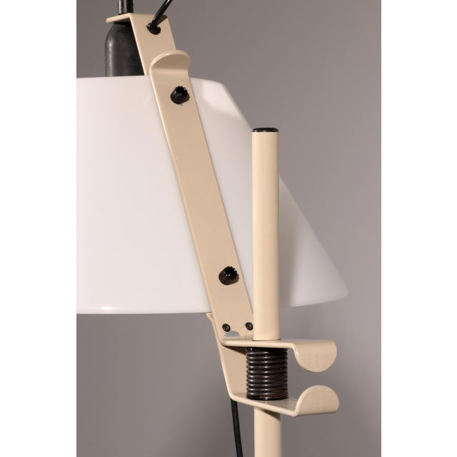 This lamp belongs to the “Estel” series designed by Estudi Blanc for the Metalarte company in the early eighties. Estudi...