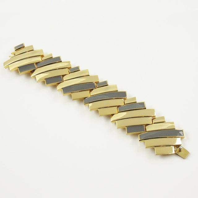 Contemporary Lanvin Paris Gilt Metal and Gray Enamel Modernist Link Bracelet For Sale - Image 3 of 7