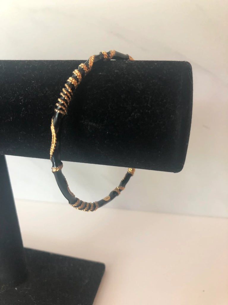 1980s Joan Rivers Black Enamel & Gold Rope Bangle Bracelet  display picture 1
