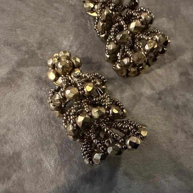 Mid-Century Modern 1960s Costume Jewelry Gilt Metal and Beads Italian Clip-on Earrings For Sale - Image 3 of 9