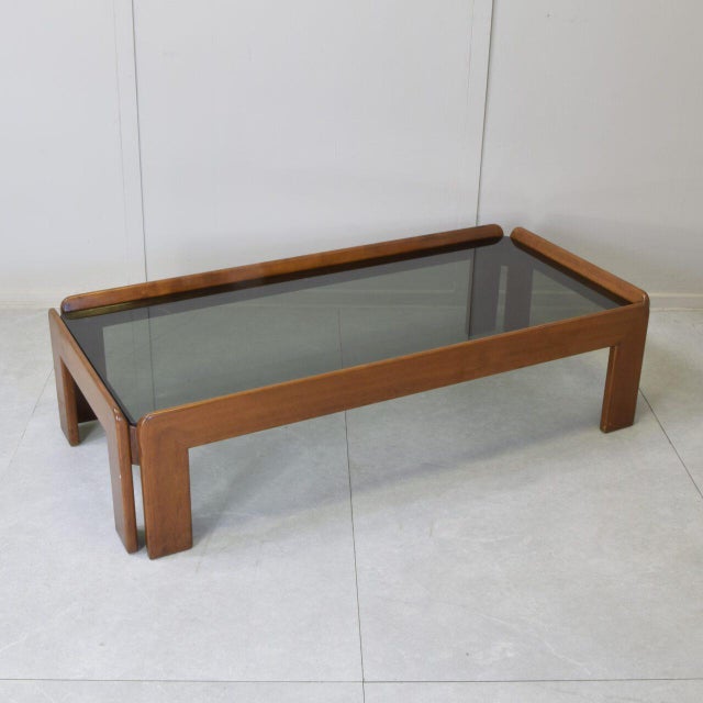Cassina Rectangular Walnut and Smoked Glass Coffee Table by Afra and Tobia Scarpa for Cassina, Italy, 1960s For Sale - Image 4 of 8