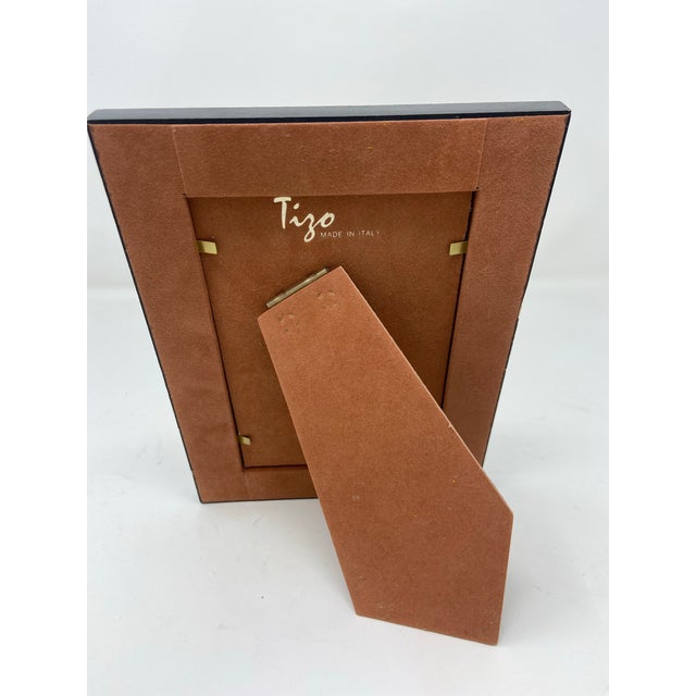 Vintage blonde Italian maple 4x6” picture frame. Made by Tigo . 6x8” overall measurement.