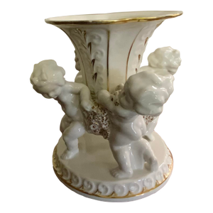 Karl Tutter Hutschenreuther Porcelain Centerpiece Vase With 4 Putti 9 3/8" Tall